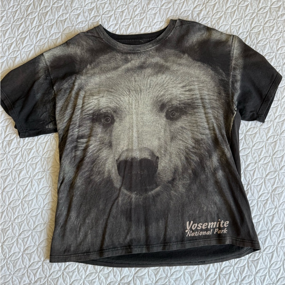 Vintage Bear Graphic T-Shirt - Black